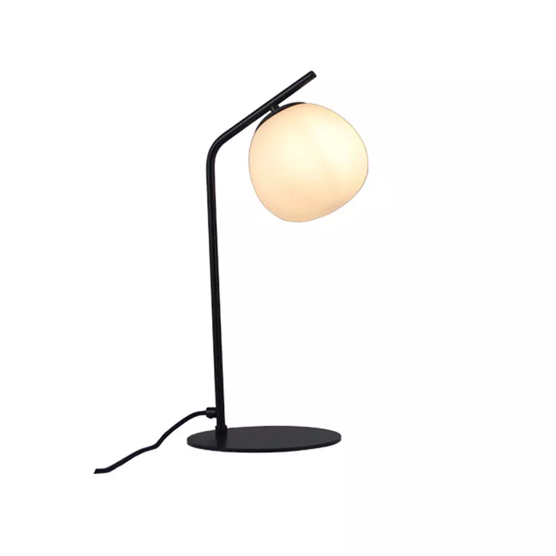 Ložnice Jednoduchá stolní lampa s texturou